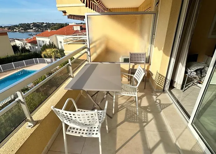 Apartment La Bluette - T2 - De Peguiere - St Raphael Saint-Raphaël
