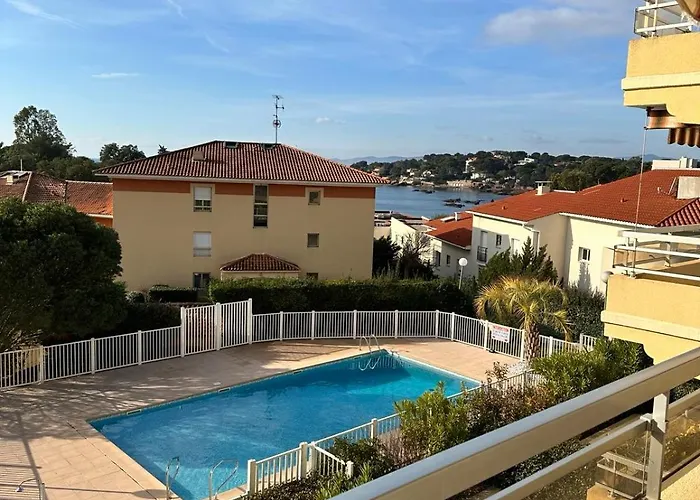 La Bluette - T2 - De Peguiere - St Raphael *