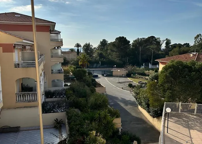 Apartment La Bluette - T2 - De Peguiere - St Raphael Saint-Raphael (Var)